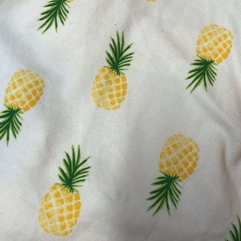 Old Navy women’s shorts. Pineapple print. Size 2. - Picture 6 of 10